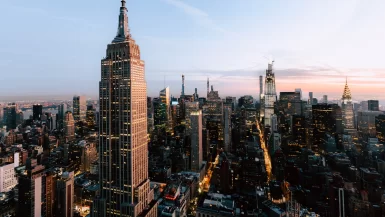 Empire State Building ao anoitecer em Manhattan