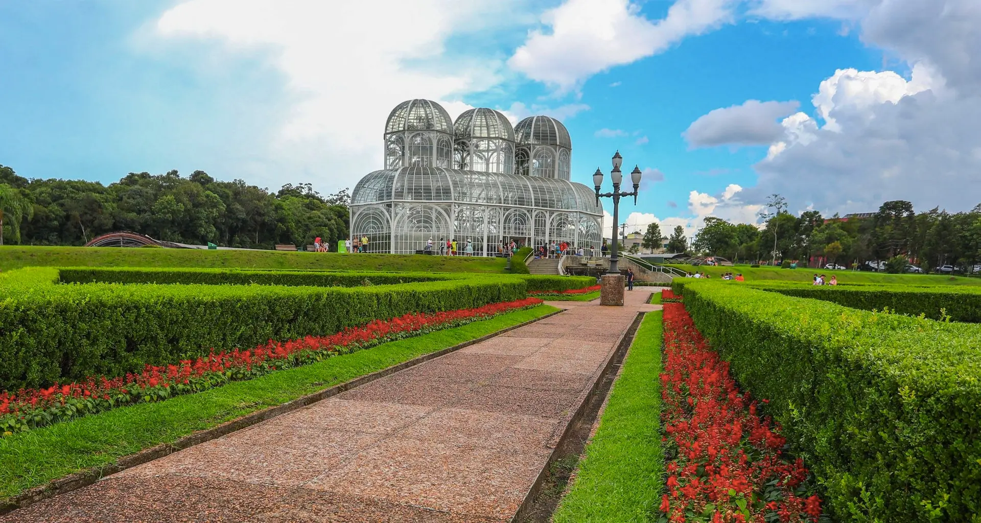 Conheça os principais pontos turísticos de Curitiba