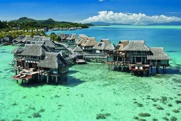 Um dos resorts em Bora Bora, na Polinésia Francesa