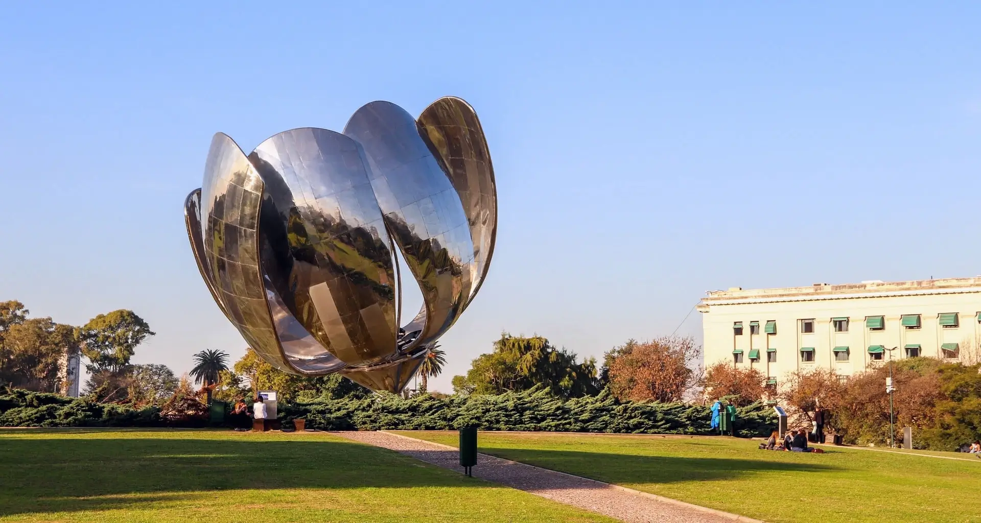 Escultura Floralis Generic em Buenos Aires na Argentina