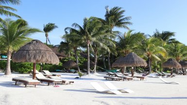 O que não pode faltar na mala de viagem para praia