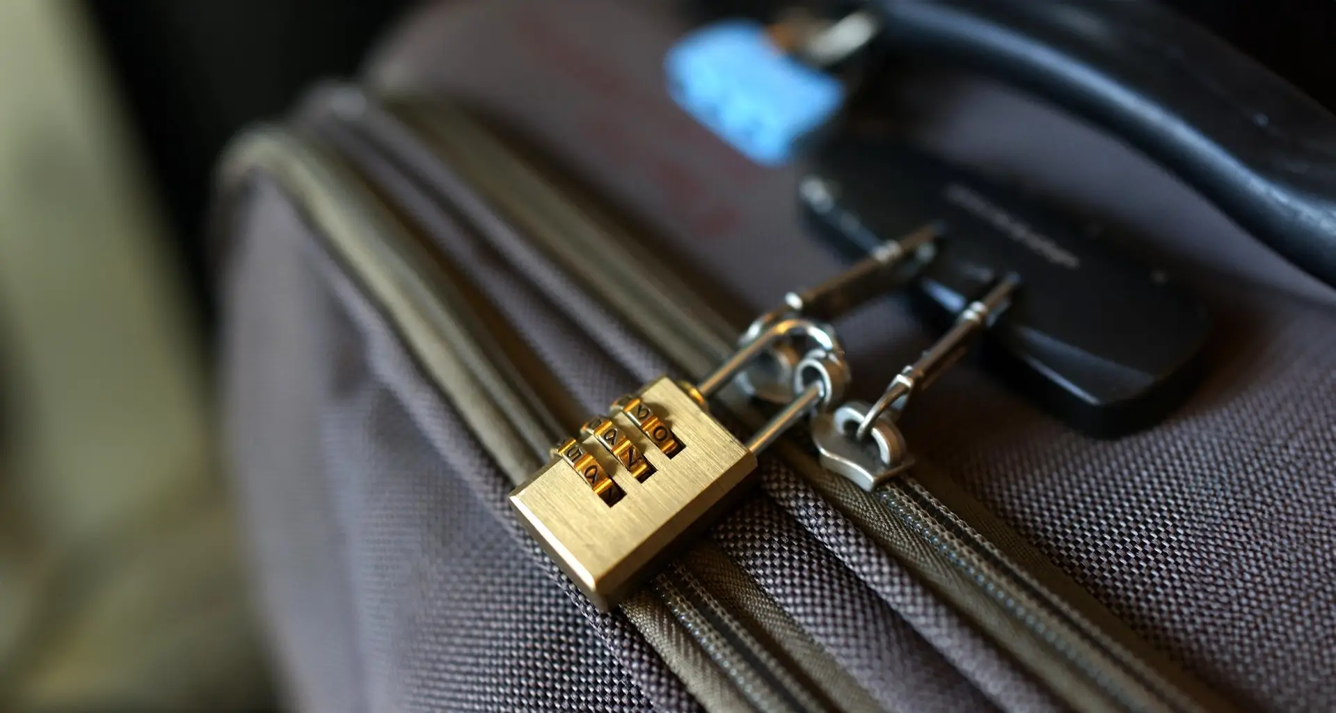 Como proteger a mala em viagens internacionais